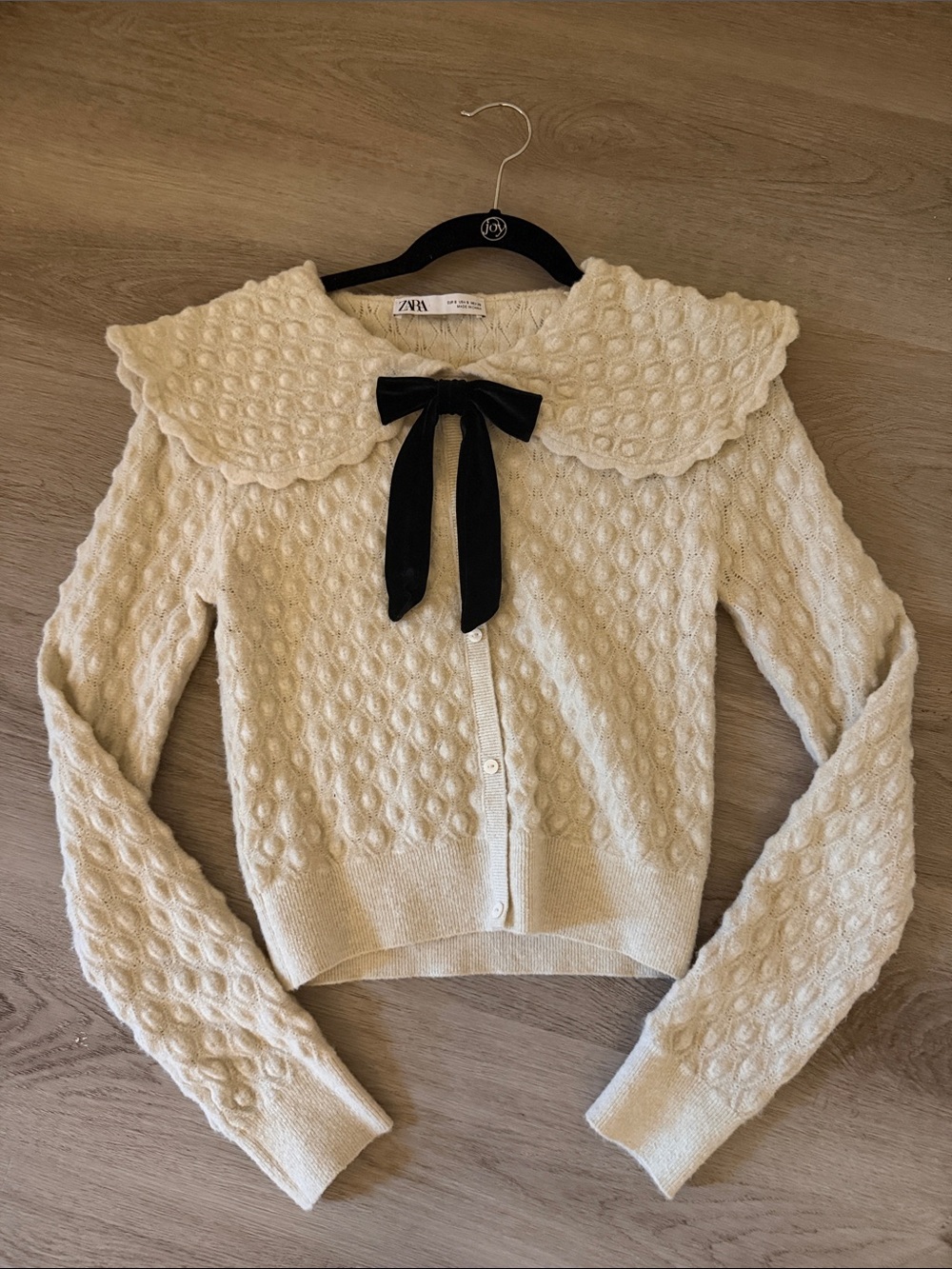 Zara Cream Textured Knit Cardigan with Black Bow Collar